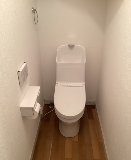 TOTO　トイレ　TSET-ZJR-WHI-1 施工後