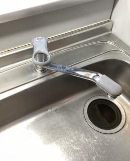 TOTO　キッチン水栓　TKS05301J-KJ 施工前