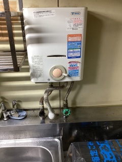 ノーリツ　瞬間湯沸器　GQ-551MW-13A 施工前