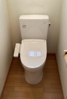 TOTO　トイレ　TSET-QRSB-WHI-0 施工後