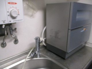 パナソニック　卓上型食器洗い乾燥機　NP-TZ300-S-KJ